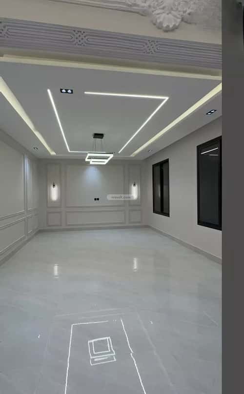 فيلا 480 متر مربع شرقية على شارع 30م الأمواج، الخبر