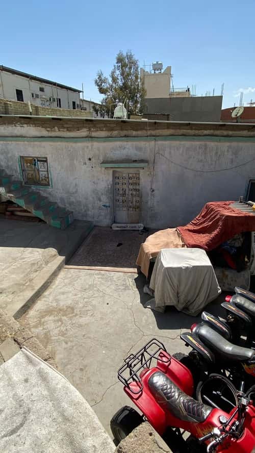 Land 718 SQM Facing North West on 15m Width Street District Nakheb, Alttayif