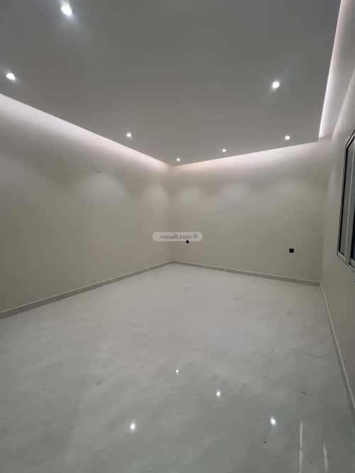 فيلا 385 متر مربع شرقية على شارع 15م المعلاة، أحد رفيدة