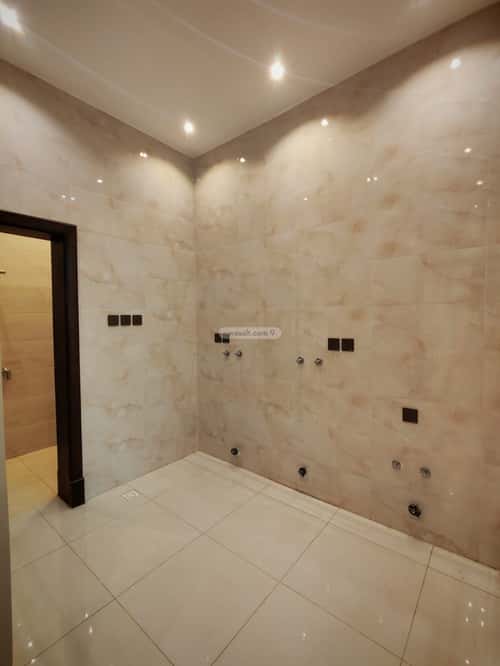 فيلا 250 متر مربع جنوبية على شارع 25م الشرف، خميس مشيط