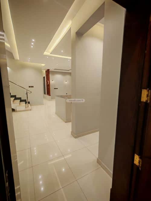 فيلا 250 متر مربع جنوبية على شارع 25م الشرف، خميس مشيط