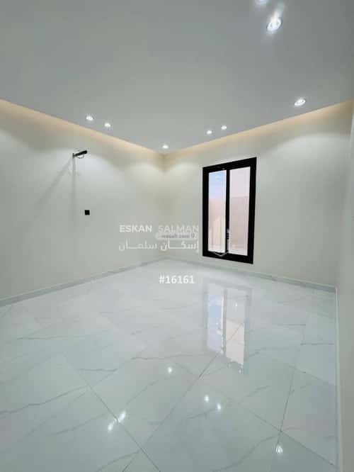 فيلا 369.38 متر مربع شمالية غربية على شارع 18م القهيب، الطائف