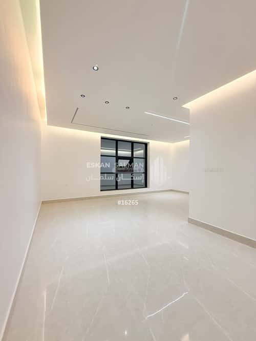 فيلا 323.86 متر مربع جنوبية على شارع 20م الشعلة، الدمام