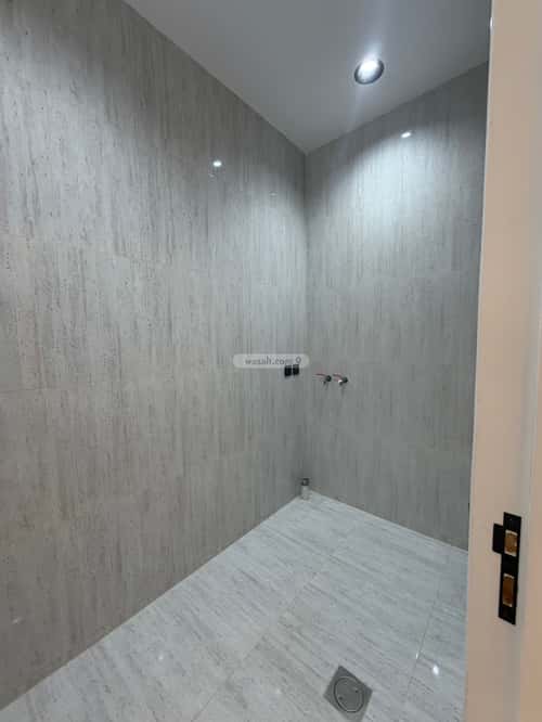 شقة 204 متر مربع ب 6 غرف ضمك، خميس مشيط