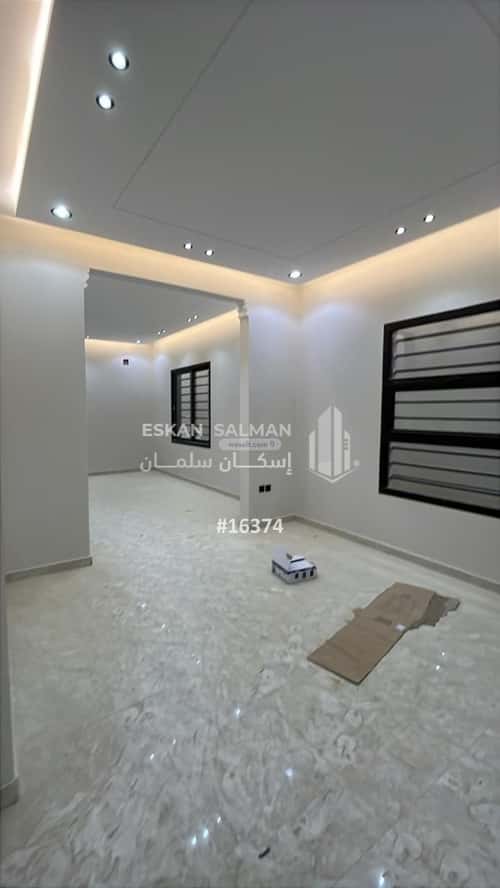 Floor 205.29 SQM with 5 Bedrooms Okaz, South Riyadh, Riyadh