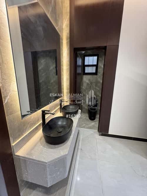 Floor 153.59 SQM with 6 Bedrooms Al- Nadwah, East Riyadh, Riyadh