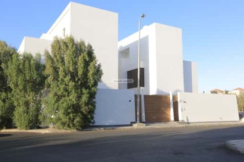 فيلا 1010.61 متر مربع واجهة جنوبية ب 5 غرف الروضة، شمال جدة، جدة