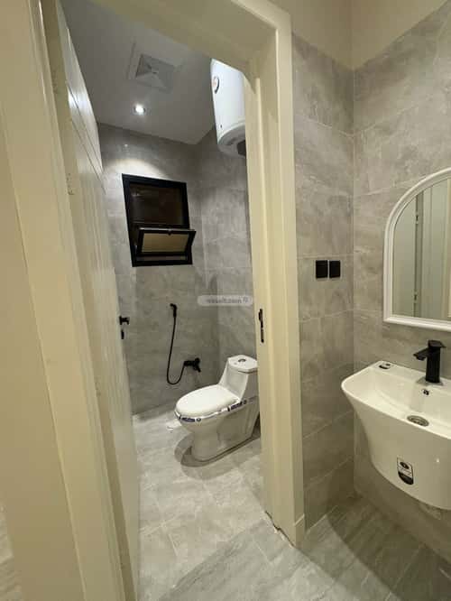 فيلا 200 متر مربع شرقية على شارع 15م العريجاء الغربي، غرب الرياض، الرياض