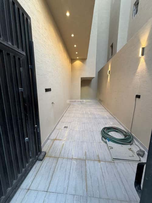 Floor 142.4 SQM with 5 Bedrooms Al- Nadwah, East Riyadh, Riyadh
