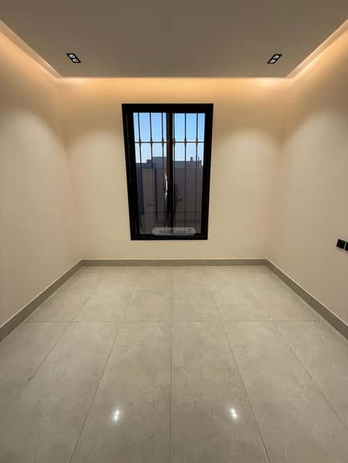 Floor 142 SQM with 5 bedrooms الندوة، شرق الرياض، الرياض