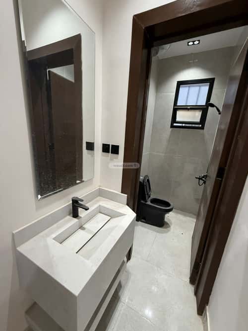 Floor 142 SQM with 5 bedrooms الندوة، شرق الرياض، الرياض
