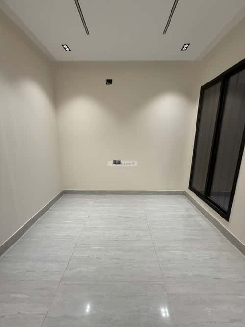Floor with 5 Bedrooms Al- Nadwah, East Riyadh, Riyadh