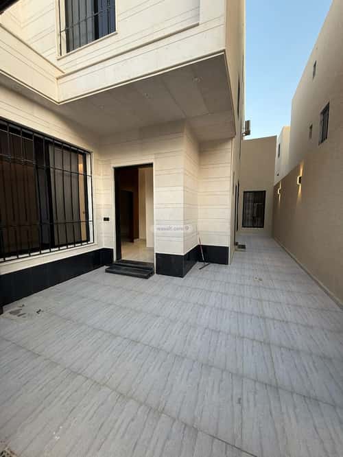 Floor with 5 Bedrooms Al- Nadwah, East Riyadh, Riyadh
