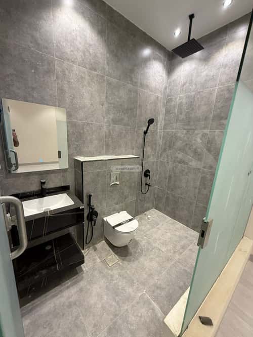 شقة 6 غرف في الجنادرية