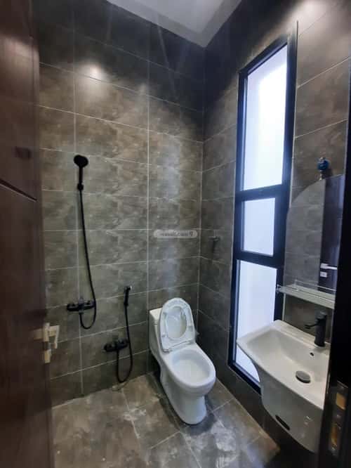 فيلا 6 غرف في العريجاء الغربي