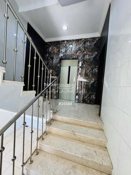 Floor 253 SQM with 7 bedrooms القمرية، الطائف