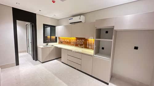 Apartment with 5 Bedrooms King Fahad Dist, Aldammam