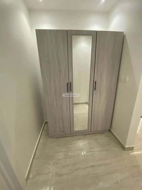 فيلا 200 متر مربع شرقية على شارع 15م العزيزية، جنوب الرياض، الرياض