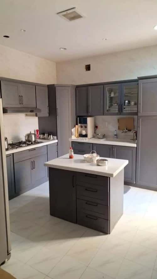 فيلا 200 متر مربع شمالية على شارع 15م شبرا، غرب الرياض، الرياض