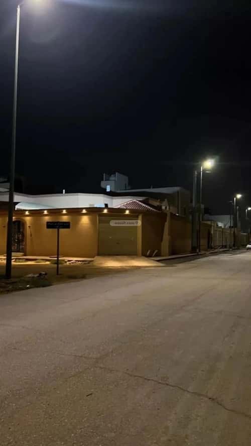 Villa 700 SQM Facing South West on 15m Width Street Al-Hada, Almuzahimih