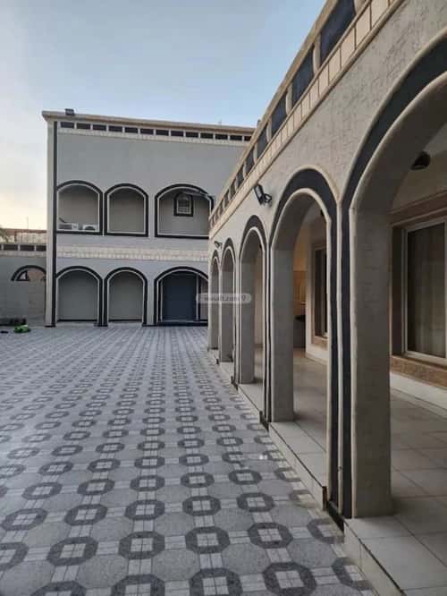 فيلا 1250 متر مربع شمالية على شارع 15م النظيم، شرق الرياض، الرياض