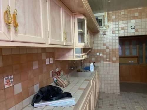 فيلا 273 متر مربع جنوبية على شارع 10م العليا، وسط الرياض، الرياض