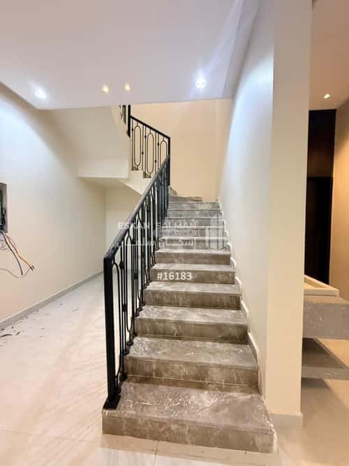 شقة 9 غرف في الجنادرية