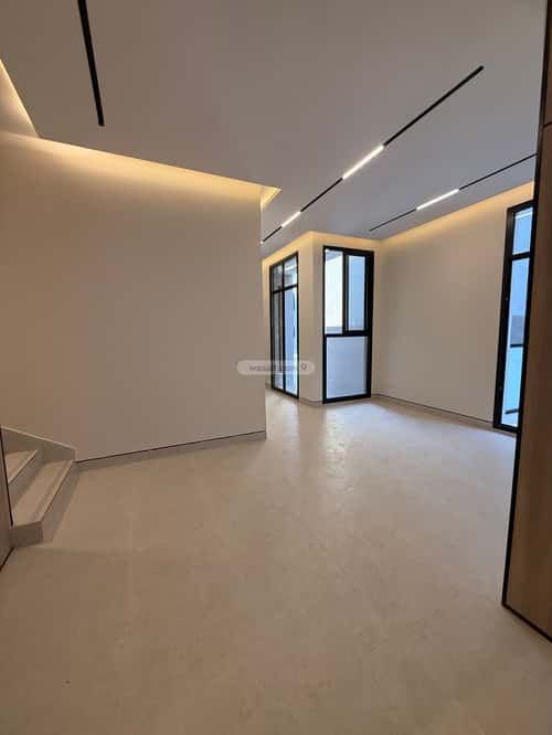 Villa 270 SQM with 1 Apartment Facing East Al- Nadwah, East Riyadh, Riyadh