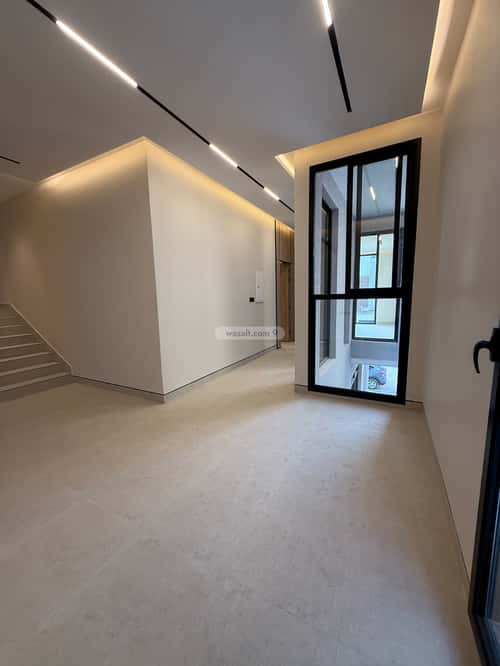 Villa 270 SQM with 1 Apartment Facing East Al- Nadwah, East Riyadh, Riyadh