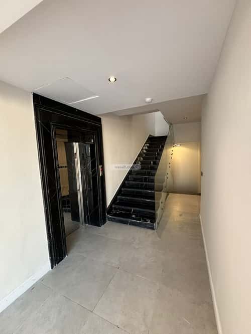 Apartment with 4 Bedrooms Mugharazat, North Riyadh, Riyadh