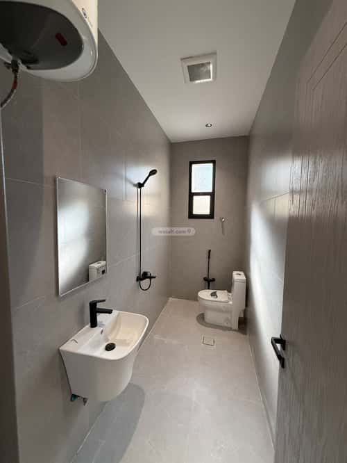 Floor with 5 Bedrooms Bader, South Riyadh, Riyadh