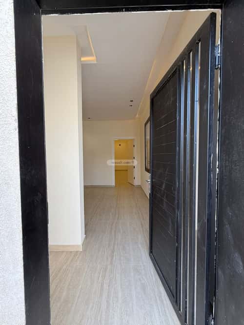 Floor with 5 Bedrooms Bader, South Riyadh, Riyadh