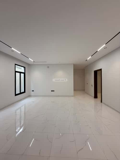 Floor with 5 Bedrooms Al-Janadriyah, East Riyadh, Riyadh