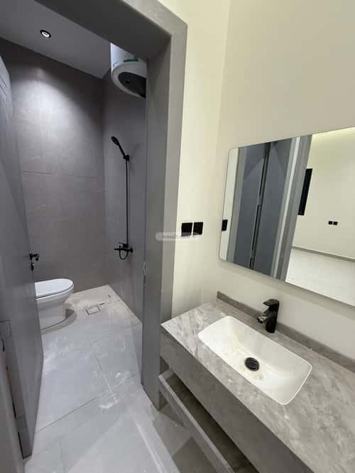 Floor with 5 Bedrooms Bader, South Riyadh, Riyadh