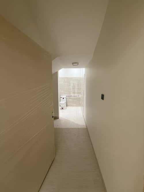 Villa 300 SQM with 1 Apartment Facing North Ar-Rimal, East Riyadh, Riyadh