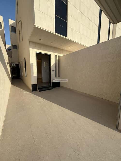 Floor with 5 Bedrooms Al Marjan, East Riyadh, Riyadh