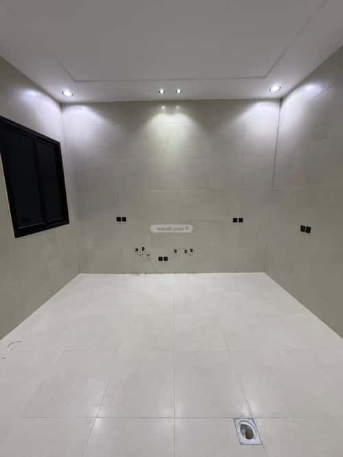 Floor with 5 Bedrooms Okaz, South Riyadh, Riyadh