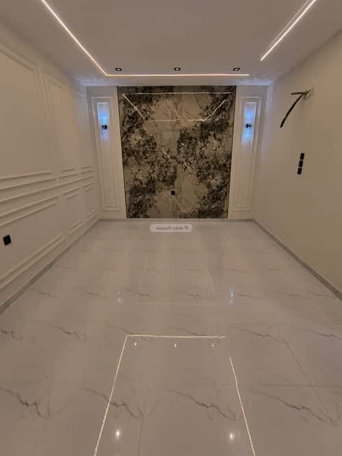 فيلا 338 متر مربع شرقية على شارع 15م الواسط، الطائف