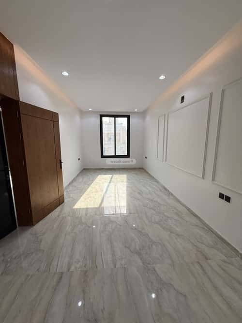 Floor with 5 Bedrooms Ar-Rimal, East Riyadh, Riyadh