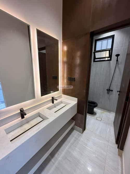 Floor with 5 Bedrooms Al- Nadwah, East Riyadh, Riyadh