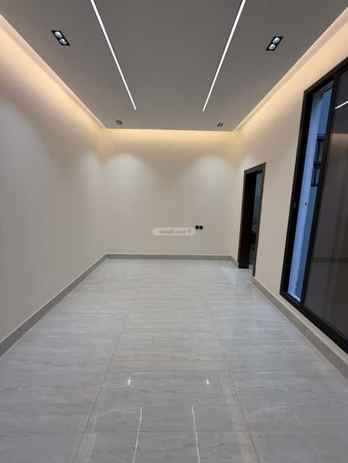 Floor with 5 Bedrooms Al- Nadwah, East Riyadh, Riyadh