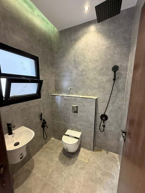 Apartment 176 SQM with 6 Bedrooms Al-Janadriyah, East Riyadh, Riyadh
