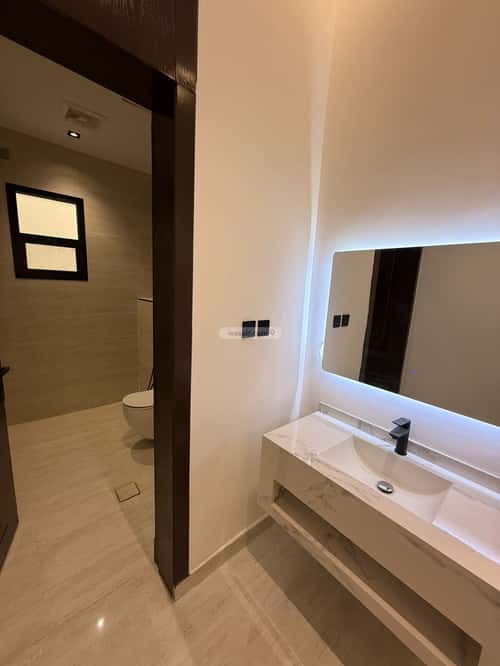 Floor with 5 Bedrooms Al-Maizaliyah, East Riyadh, Riyadh
