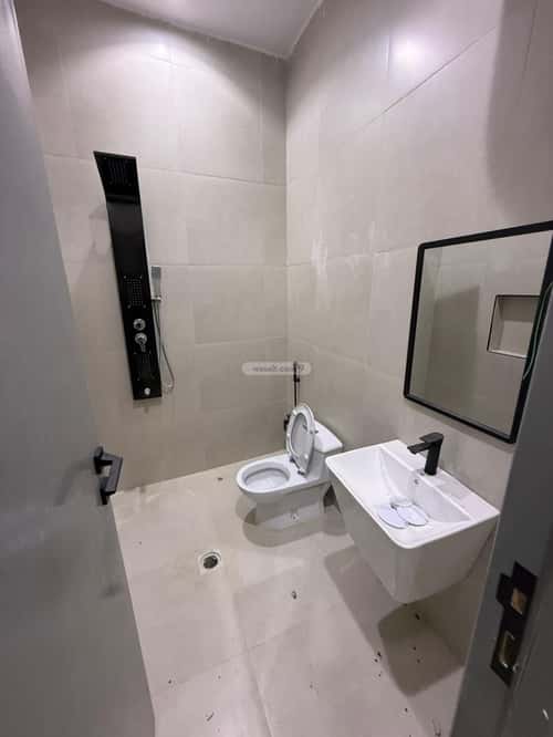Floor with 5 Bedrooms Okaz, South Riyadh, Riyadh