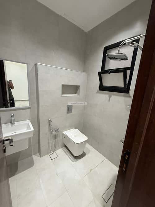 5 bedroom floor in Al Janadriyah