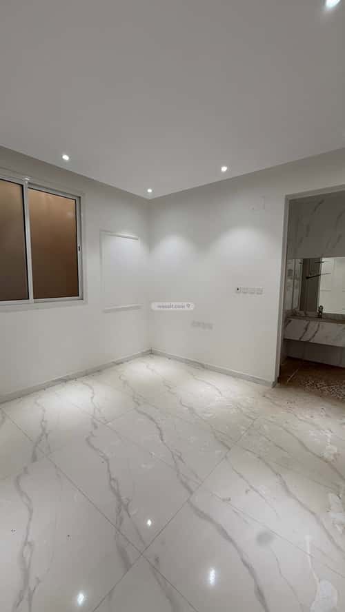 فيلا 249 متر مربع غربية على شارع 15م البساتين الشرقي، بريدة