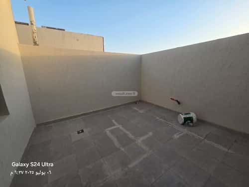 فيلا 200 متر مربع شرقية على شارع 15م طويق، غرب الرياض، الرياض