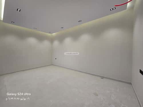 فيلا 200 متر مربع شرقية على شارع 15م طويق، غرب الرياض، الرياض