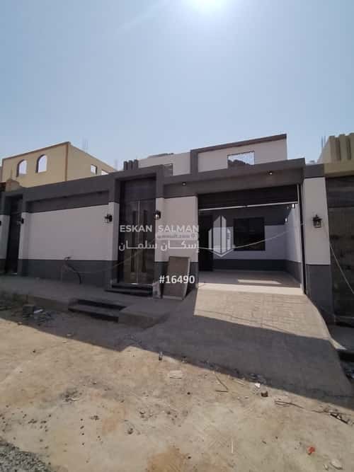 Floor 360.06 SQM with 5 Bedrooms Al Salam, Madinah