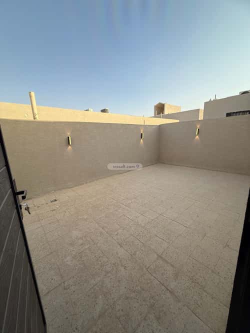 فيلا 247 متر مربع شرقية على شارع 15م الندوة، شرق الرياض، الرياض